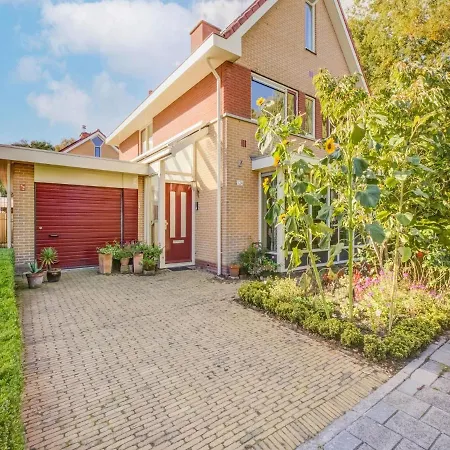 Comfy In With French Balcony הורן