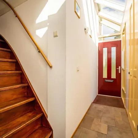 Comfy In With French Balcony Casa de Férias