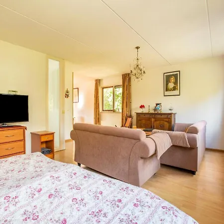 Comfy In With French Balcony *