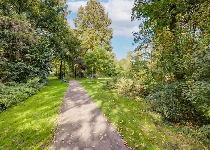 בית נופש Comfy In With French Balcony *