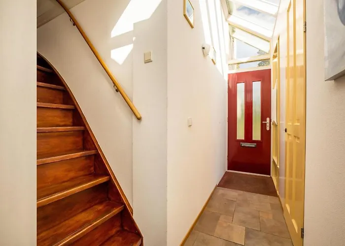 Comfy In With French Balcony בית נופש