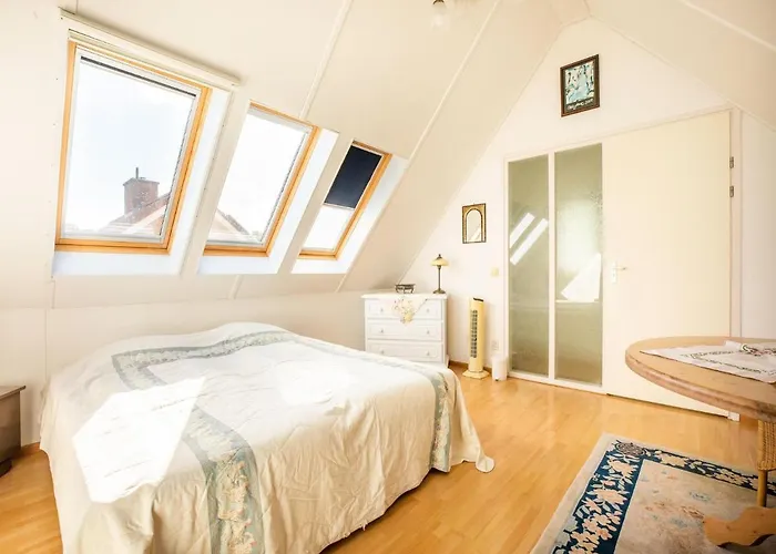 Comfy In With French Balcony בית נופש