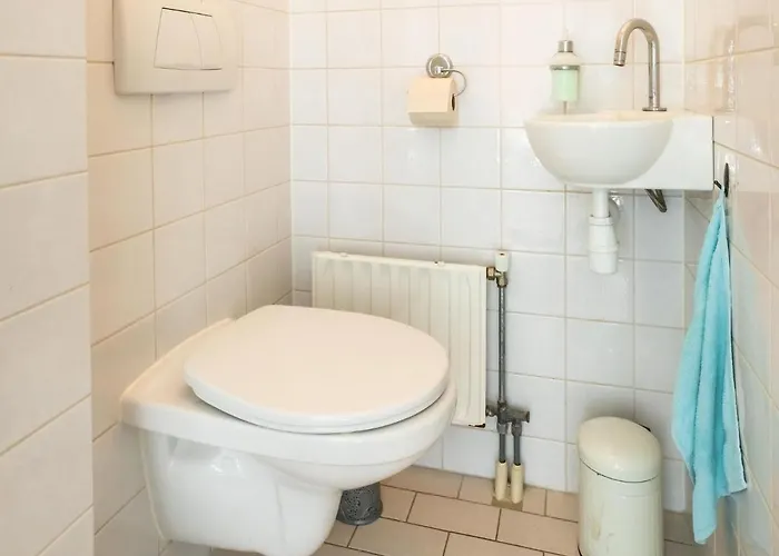 Comfy In With French Balcony *