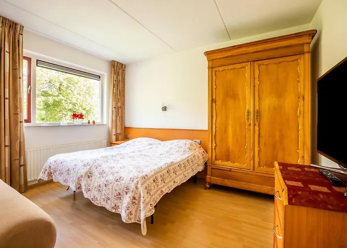 Comfy In With French Balcony בית נופש *